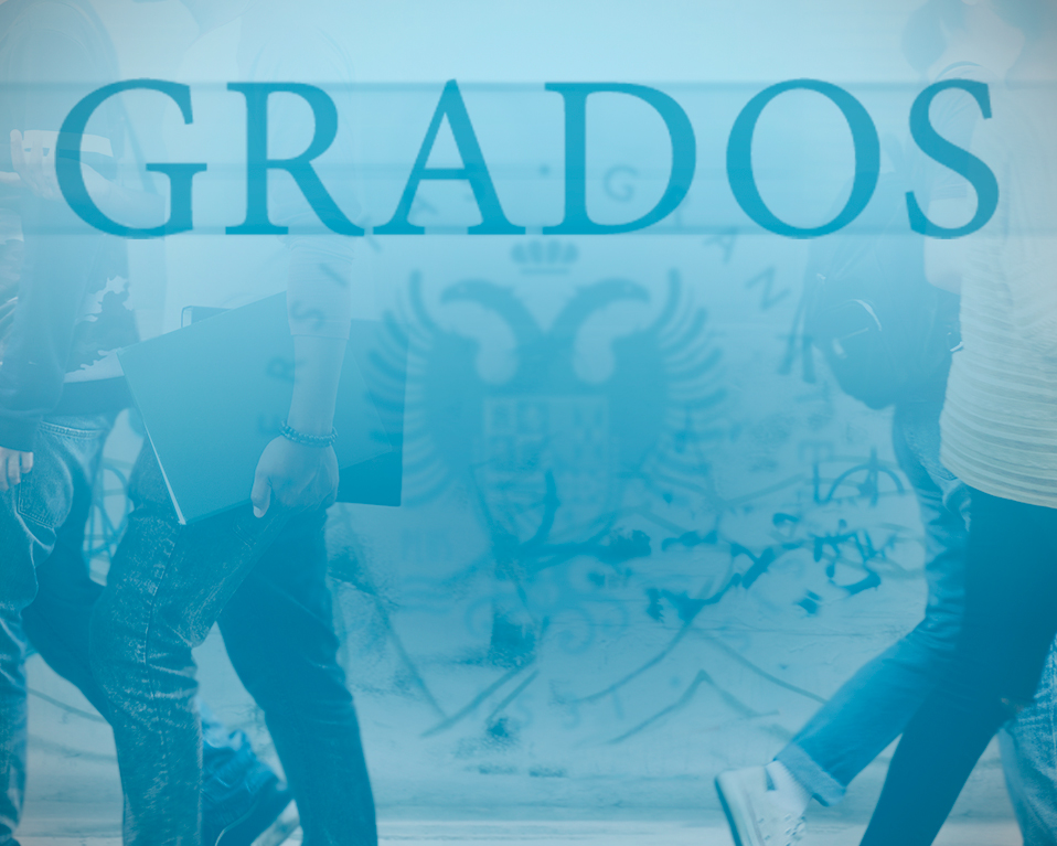 ortada de los grados de la Universidad de Granada con el logo de la insititución y dos personas caminando de fondo